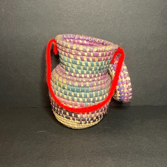 Hand-Woven Small Purple & Green Olla Basket Jar w/ Lid & Red Carrying Handle 5" - Picture 4 of 8